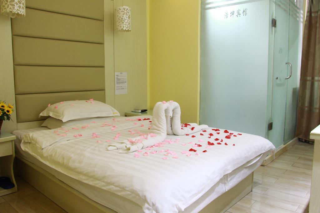 Yimi Inn Chen Clan Academy Metro Station Branch Guangzhou Exterior photo